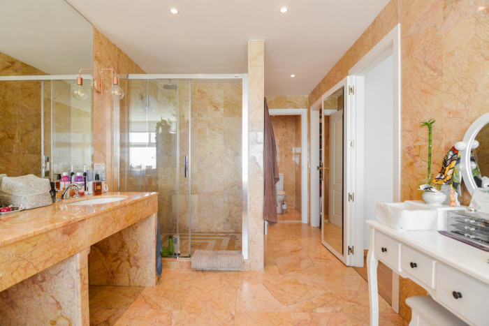 Qlistings Apartment - Middle Floor in Benalmadena Costa, Costa del Sol image 8